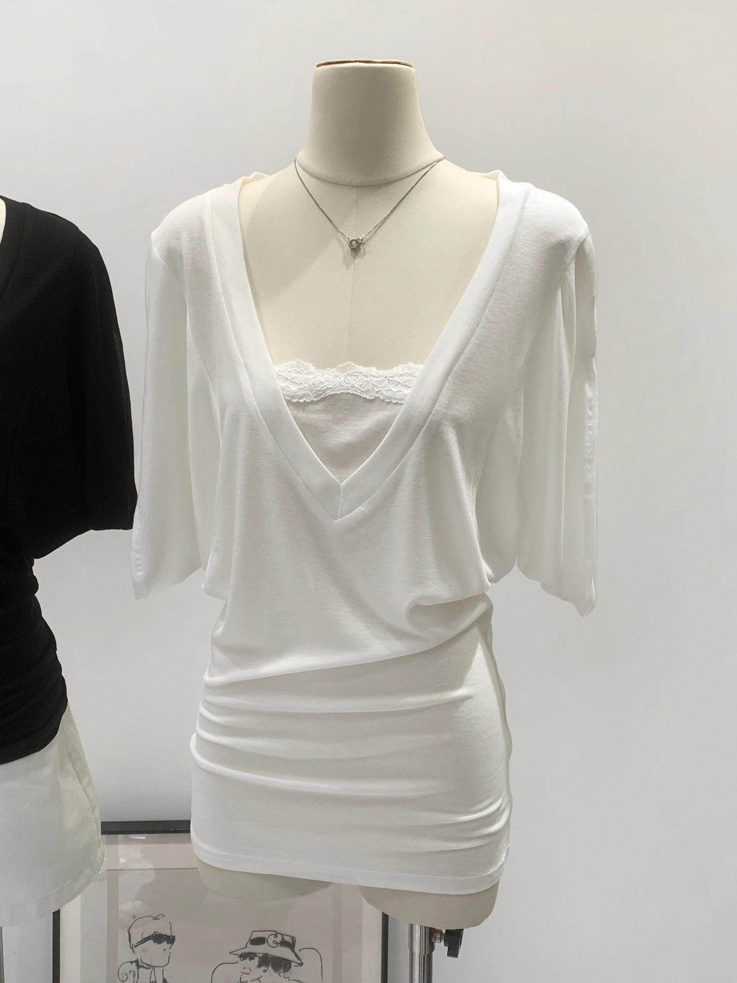 Pure Desire Sexy Deep V-neck Lace Trim Mid-length White Short-sleeved T-shirt Women Summer New Butt-hugging Top