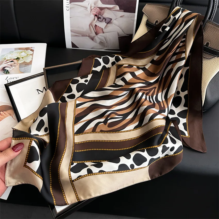 70X70cm Square Scarf Women Soft Silk Scarf Classic Leopard Print Scarf Kerchief Popular Silk Scarves Bandanna Suit Scarf Shawl