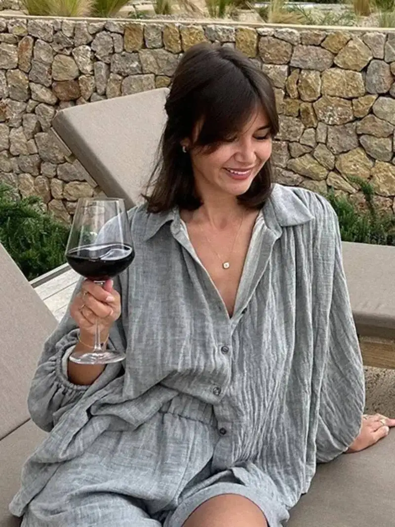 

Solid Shorts 2 Pieces Set Women Loose Lapel Long Sleeve Button Tops Pleated Short Pants Summer Fashion Lady Outfits