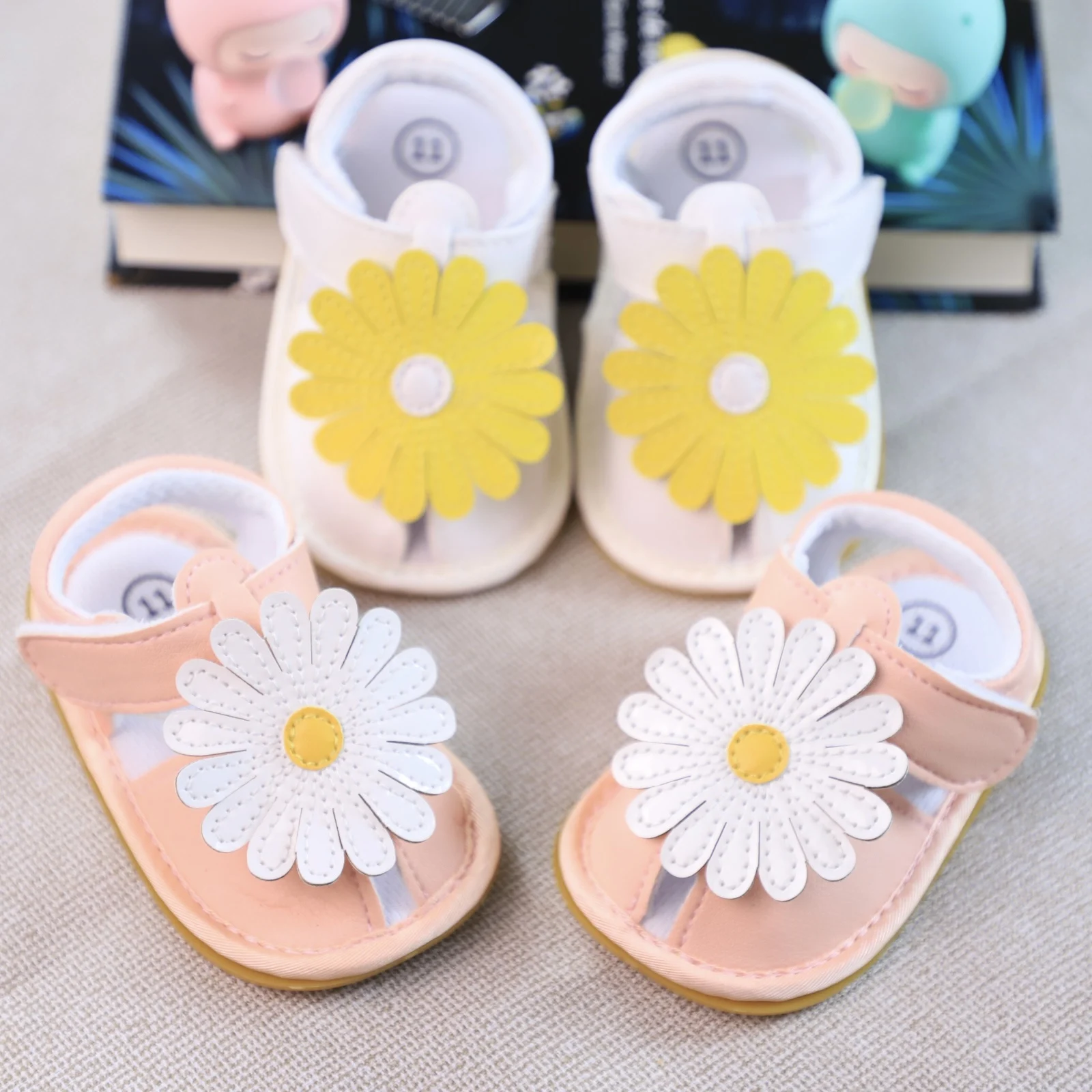 Scarpe da bambino per bambini scarpe da bambino per la prima coppia di scarpe Pre-Step sandali estivi con fiori di moda