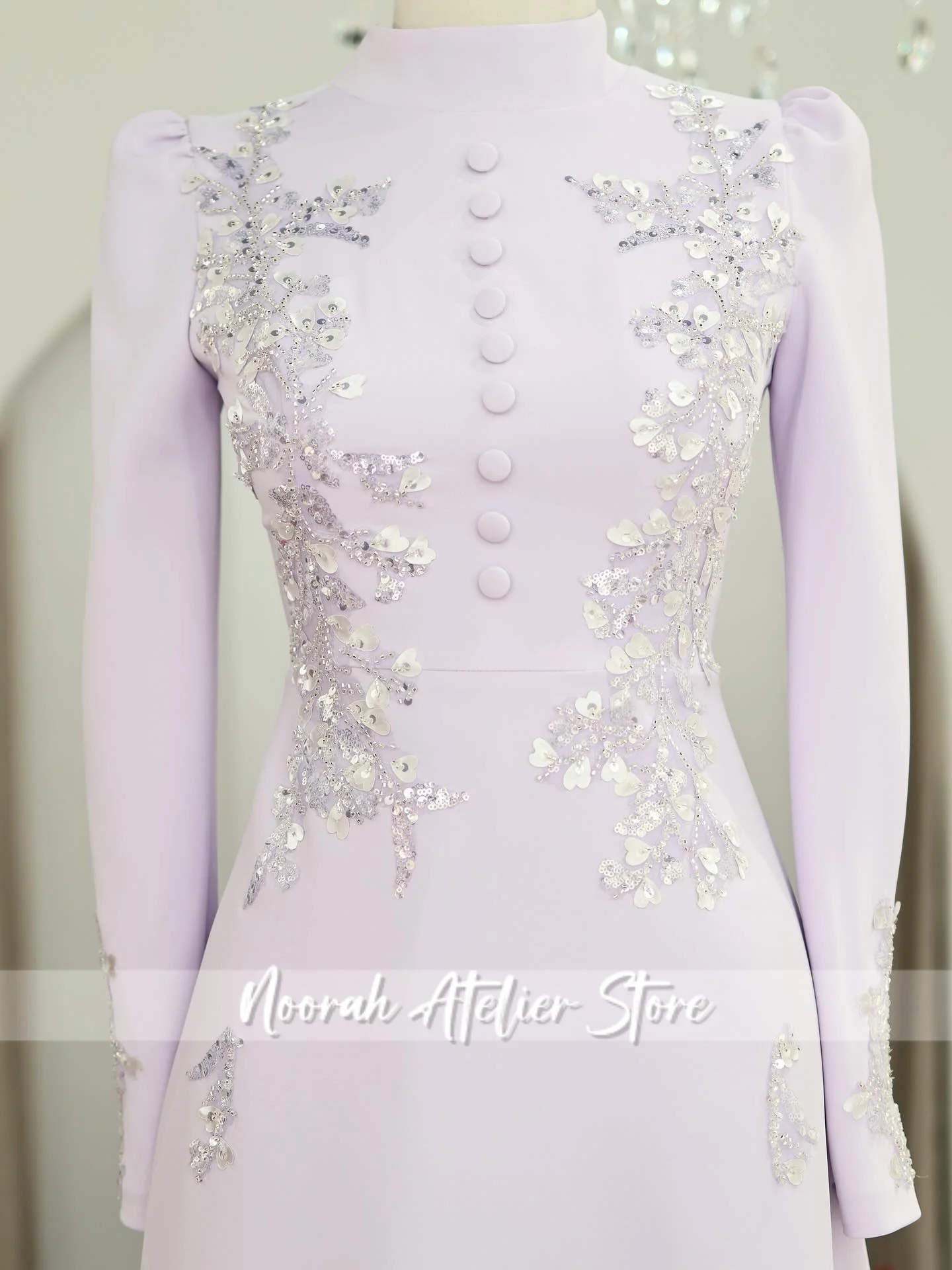 فستان سهرة فاخر للنساء المسلمات مزين باللون الأرجواني الأنيق الجديد 2025 فستان المشاهير في دبي بأزرار فستان فيستدوس مخصص