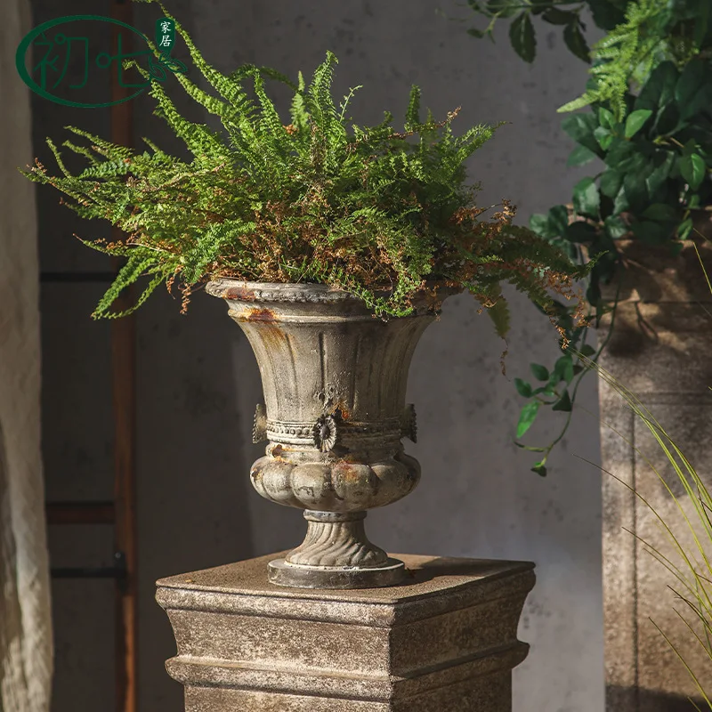 Wabi Sansan resin vase ornament, high-end door Roman column welcome decoration flower pot, old garden ornament