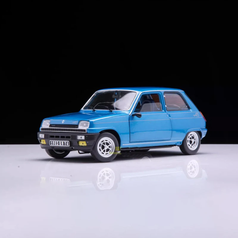 

1:18 Scale 5 Alpine 1977 Sedan Simulation Alloy Car Model Static Display Collectible Toy Gift Souvenir Dcoration