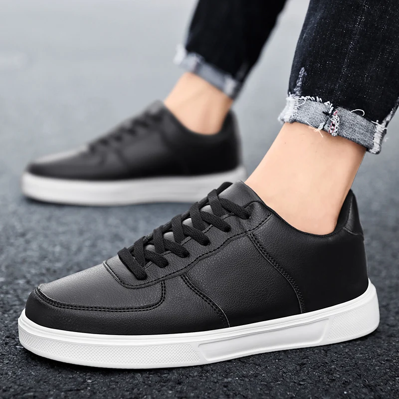 Zapatillas blancas clásicas para hombre y mujer, zapatos deportivos cómodos de cuero para monopatín, talla grande 47