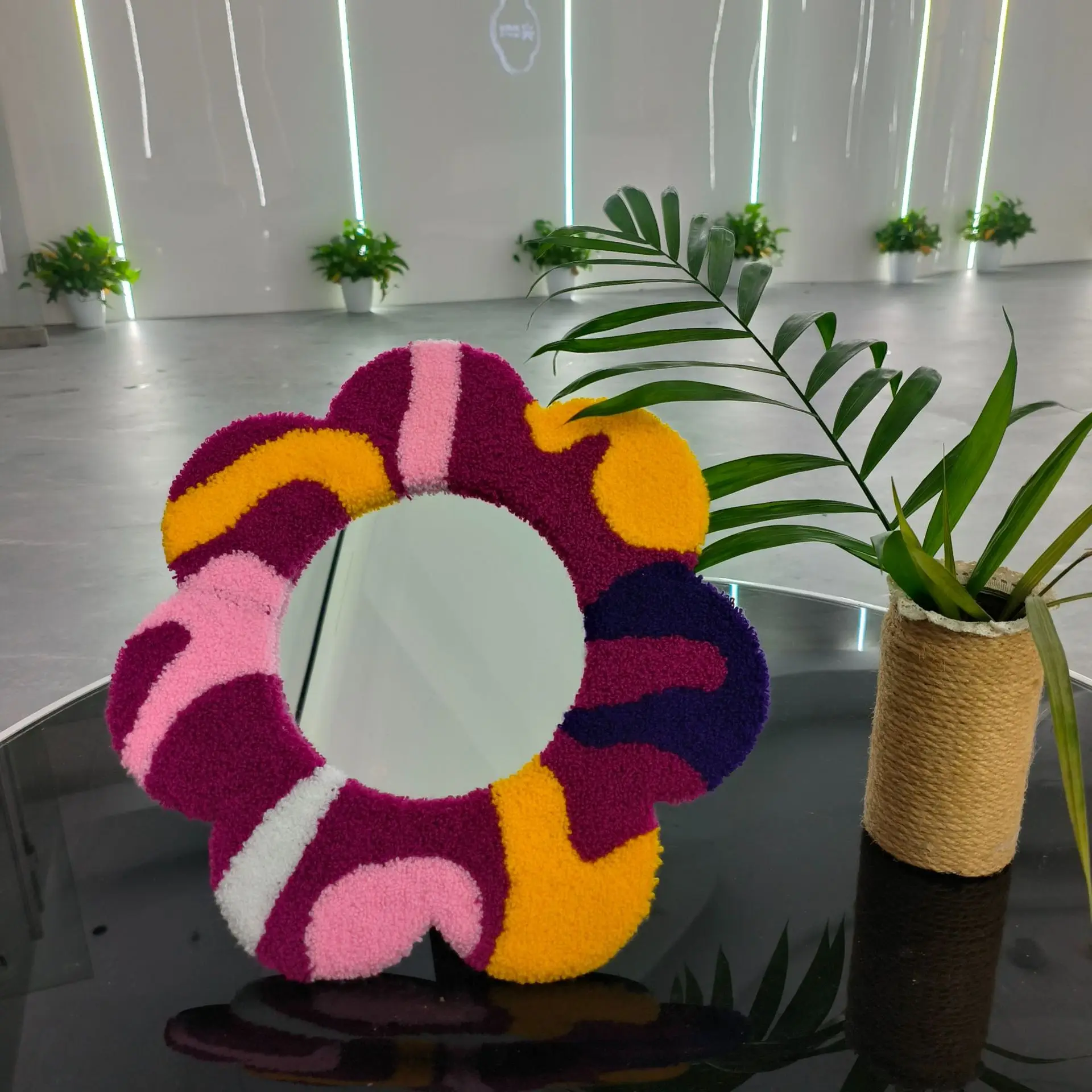 Flower Shape Tufting Decorative Mirror Towel Embroidered Tufting Flannel Makeup Mirror Wall Hanging Mirror Table Decorative