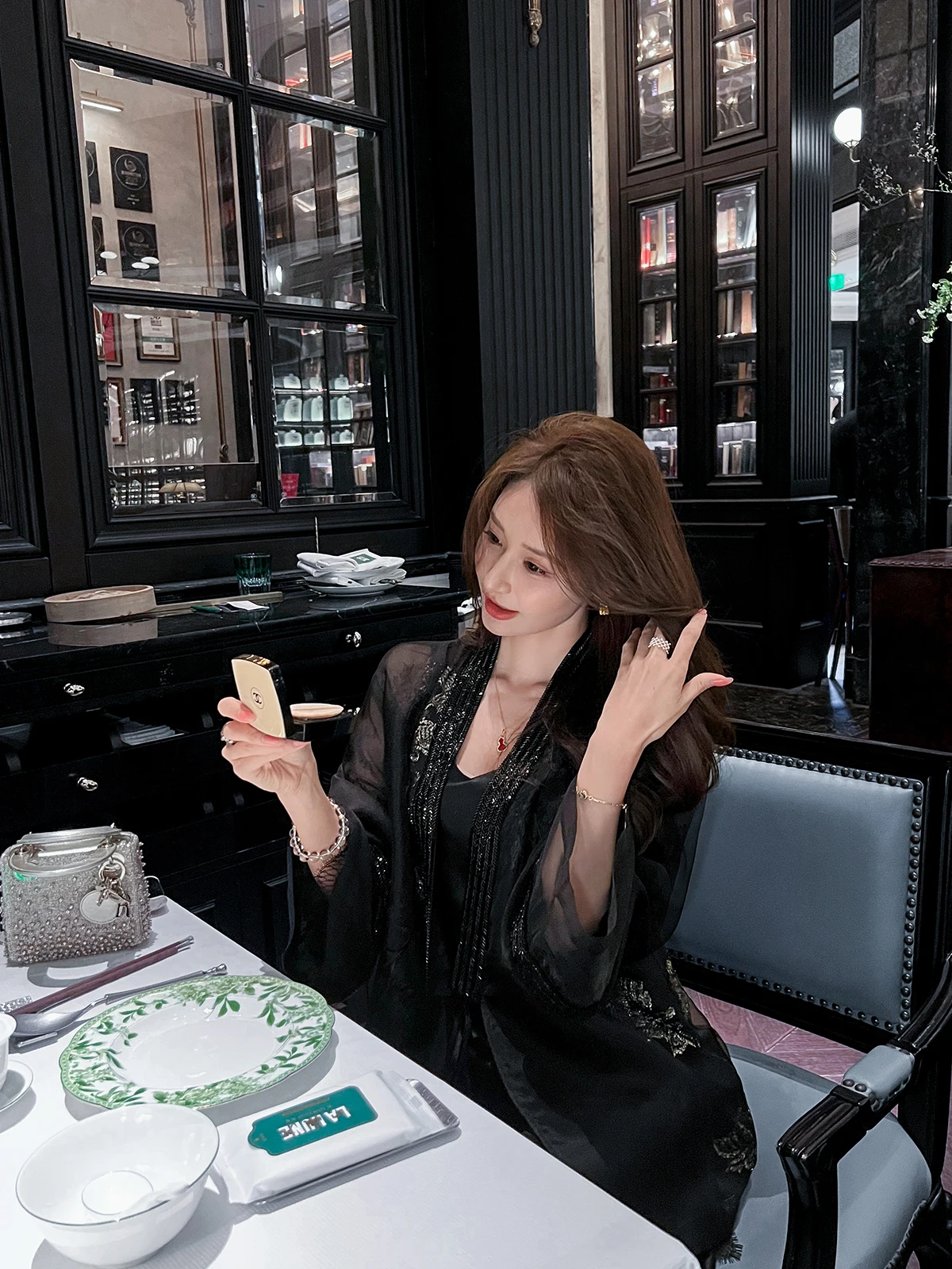 

Новая летняя женская тонкая вышитая свободная блузка-накидка из китайского шелка с защитой от солнца, длинный рукав