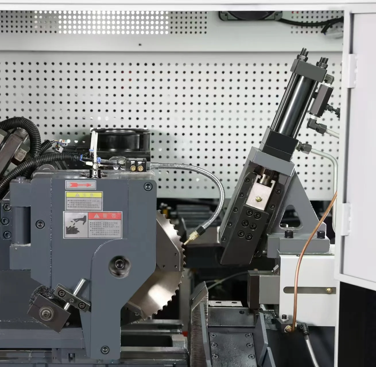 Used Automatic Horizontal Band Saw Machine Rotary Angle Metal Cutting Numerical Control Mechanical Pump Engine Construction