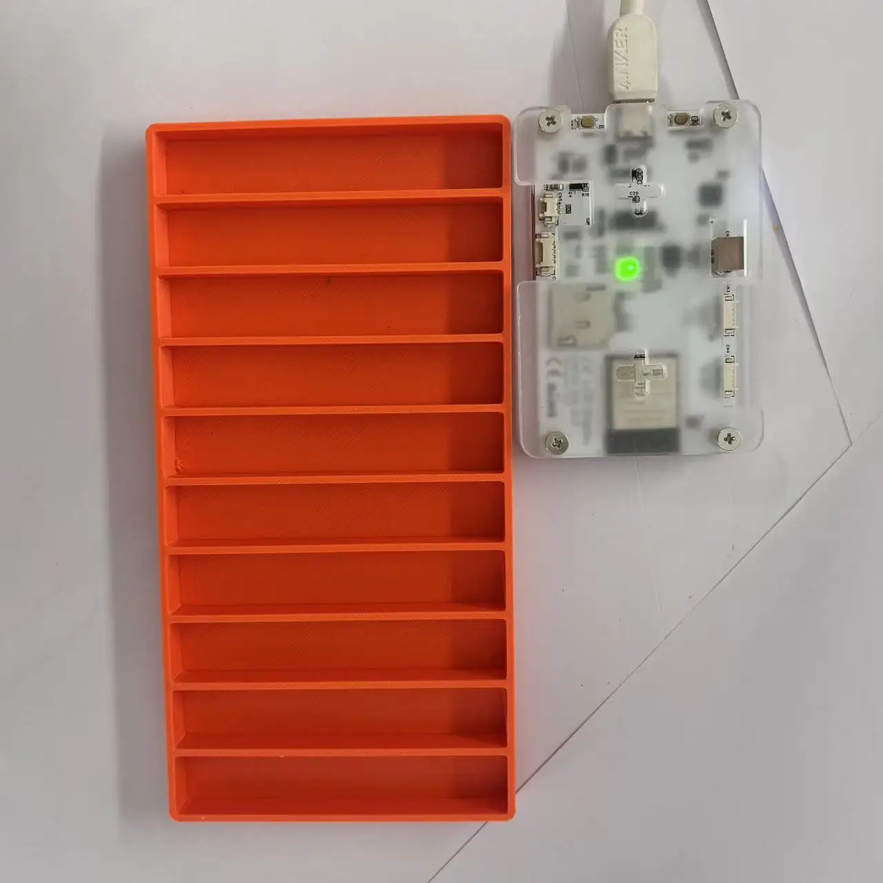 Immagine 7: 10 pezzi Nerdminer V2 aggiornato (350Kh 2.8-inc) Bitcoin Miner + 1x base a 10 slot