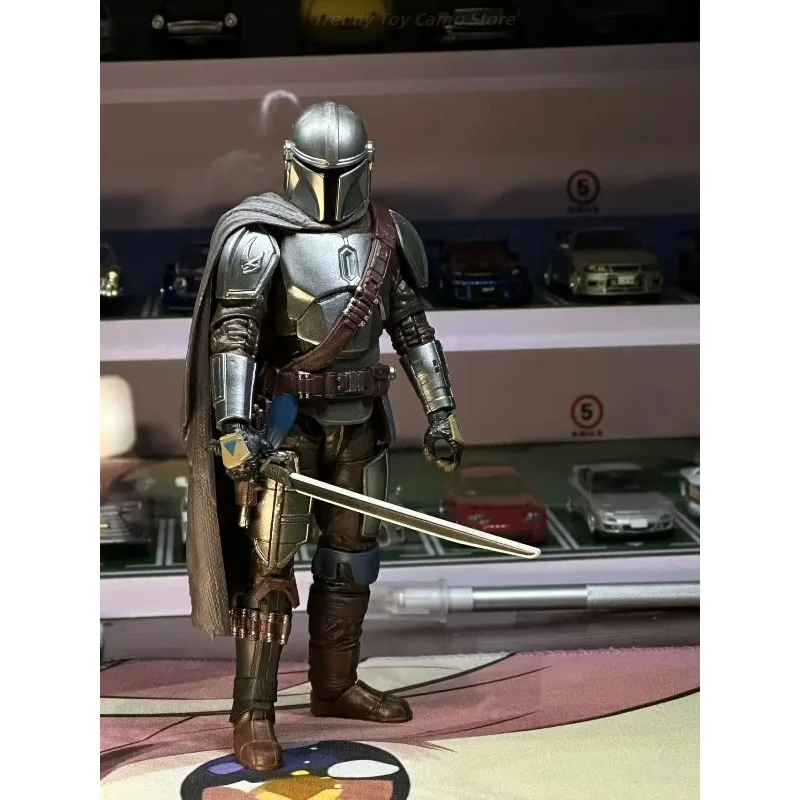 

[В наличии] ЗВЕЗДНЫЕ ВОЙНЫ Черная серия Мандалорский (Mines of Mandalore) (G0365) 6-дюймовая экшн-фигурка, модель игрушки