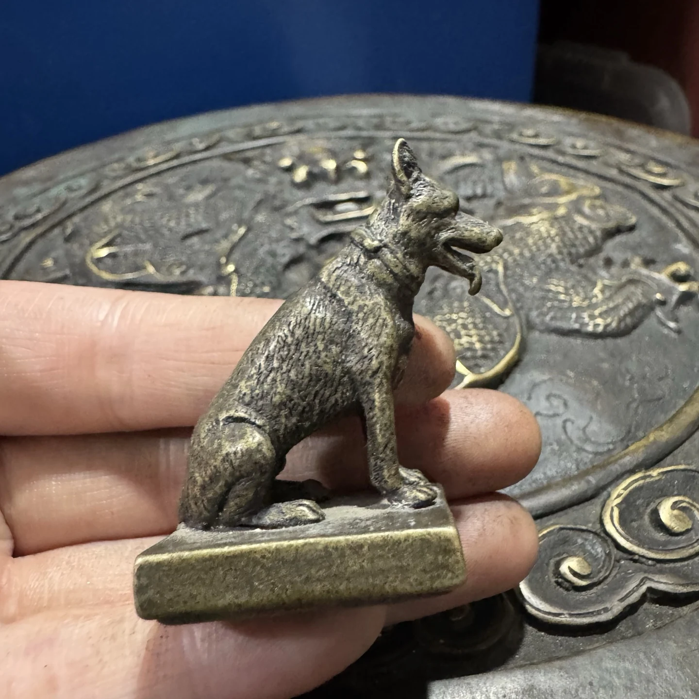 China brass retro carving lucky German shepherd seal desktop ornaments