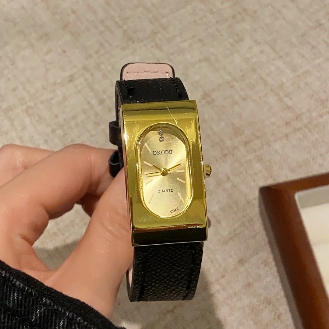 ساعة نسائية كلاسيكية بمينا مربع ذهبي ساعات يد كوارتز للسيدات ساعة يد نسائية من الجلد Zegarek Damski relogios feminino