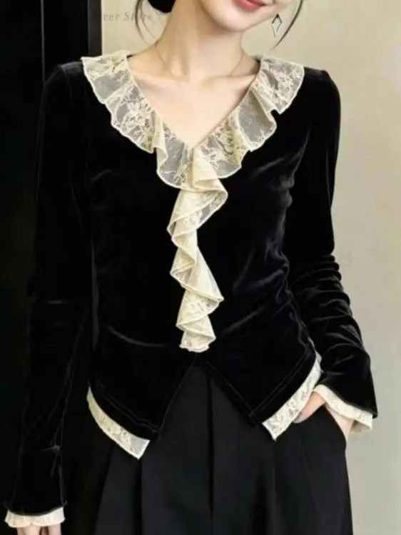 Women Autumn New Velvet Splicing Lace V Neck Top Fake Two Piece T Shirt Retro Chic Design Blouse Casual Ladies Shirt