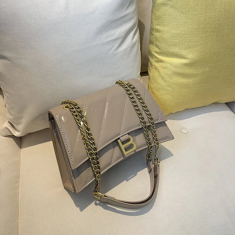 

Летняя элегантная сумка «песочные часы» 2025 года, женская сумка через плечо с вышивкой на цепочке, модная сумка подмышками и роскошная сумка через плечо