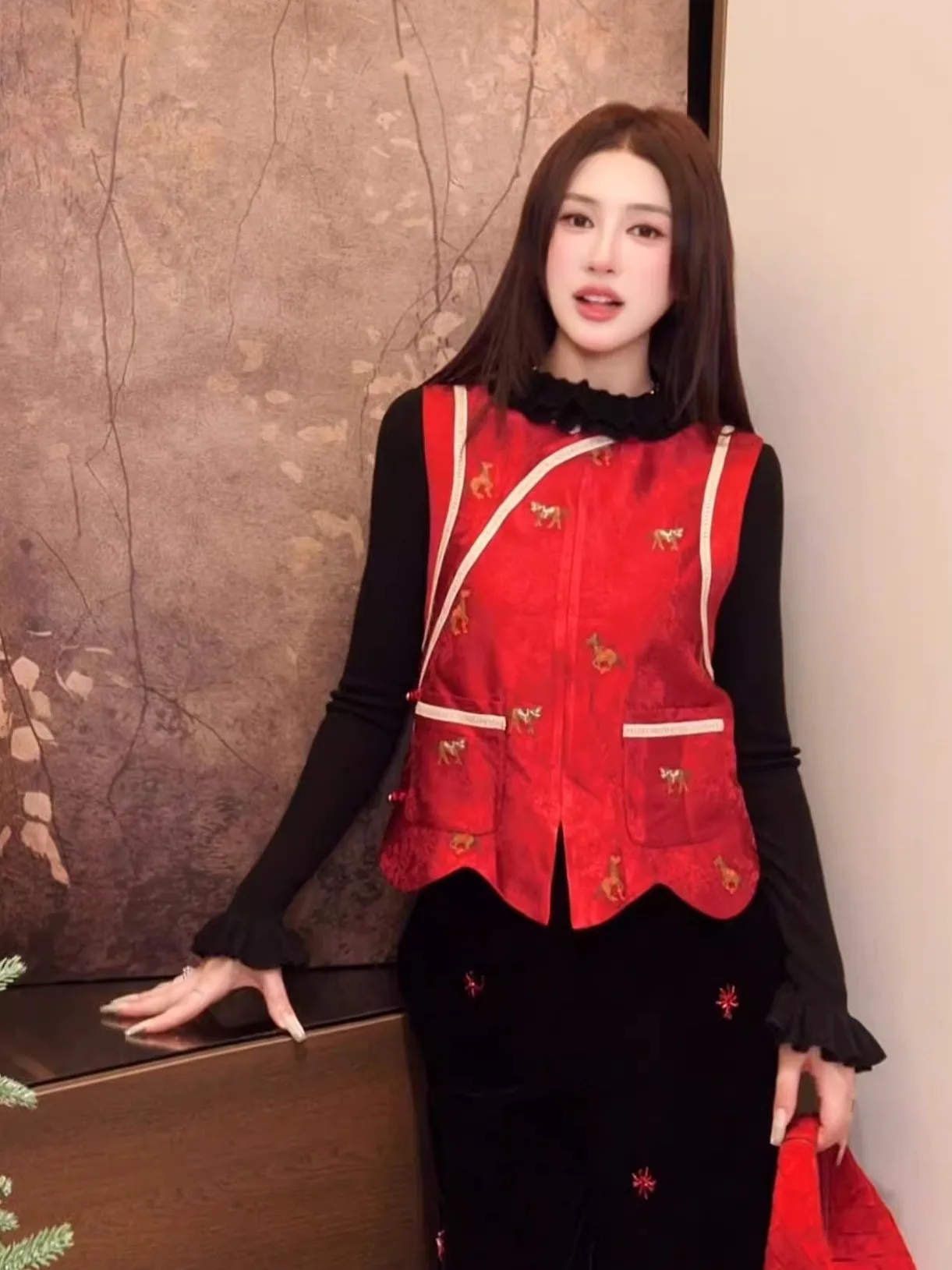 

Новая китайская вышитая жилетка Gyantong в стиле французского ветра, модель MJ07, для женщин, свободного кроя, с круглым вырезом, в праздничном стиле.