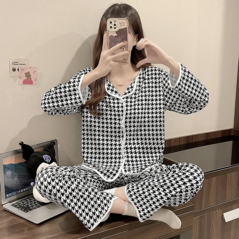 Spring and autumn new ladies pajamas milk silk simple casual cartoon cardigan long-sleeved pajamas women's suits home clothes