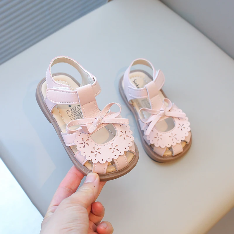 Girls Summer Sandals Little Kids Beach Shoes Toe-capped Anti-kick Cut-outs Children Sandals T-strap Bow-knot Breathable 21-30