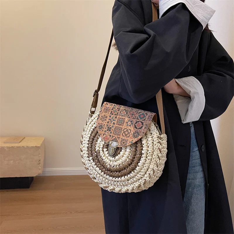 Fashion Round Straw Bag Handbag Women Summer Rattan Bag Female Handbag Handmade Woven Bag Beach Circle Shoulder Crossbody Bag