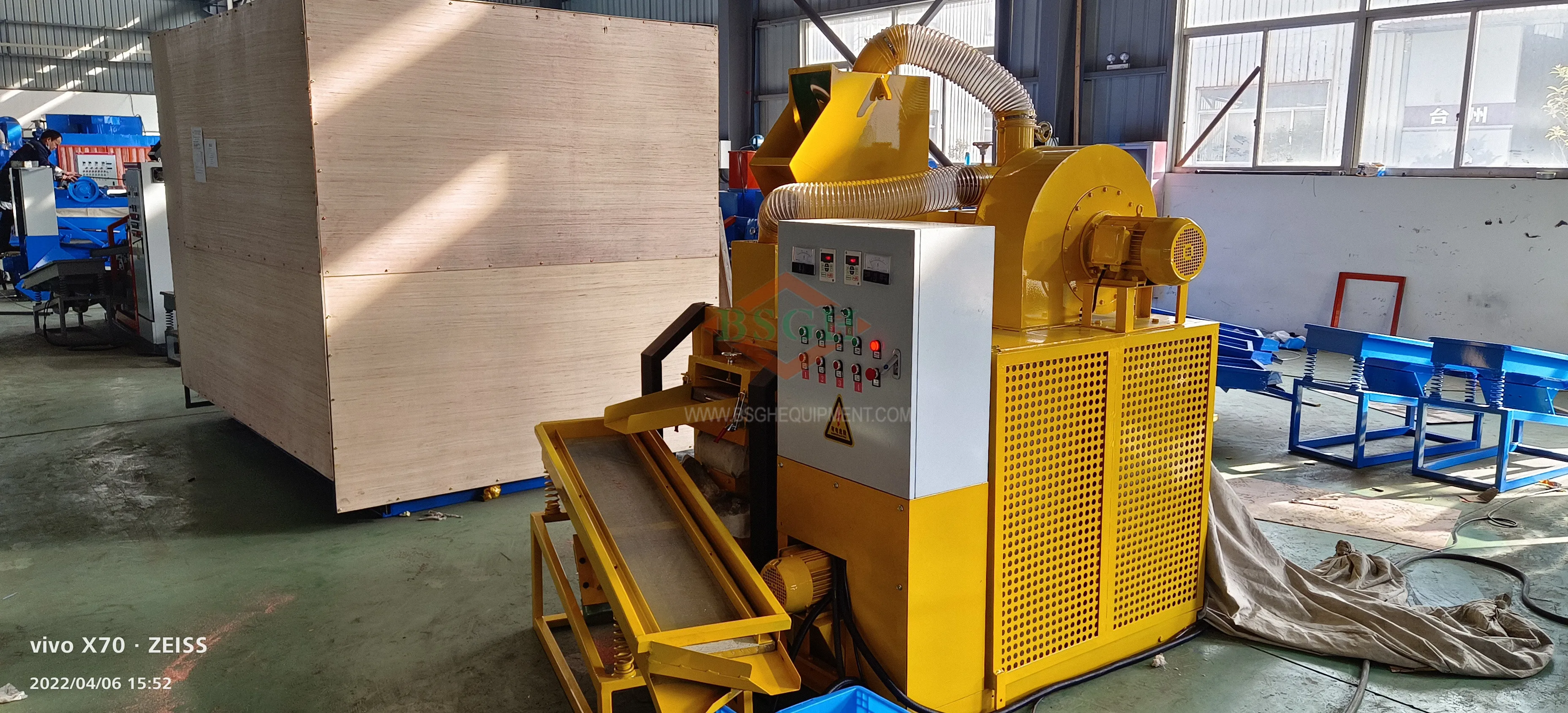 Best Pure Copper Scrap Cable Wire Granulator Automatic Copper Chopper Recycling Machine From China