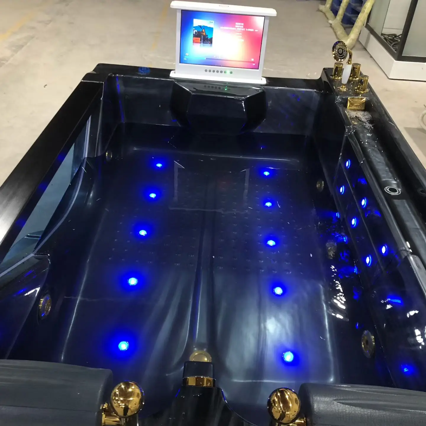 New Black Tub,two People Bath,indoor Water Jet Massage Whirlpool Bathtub With Tv