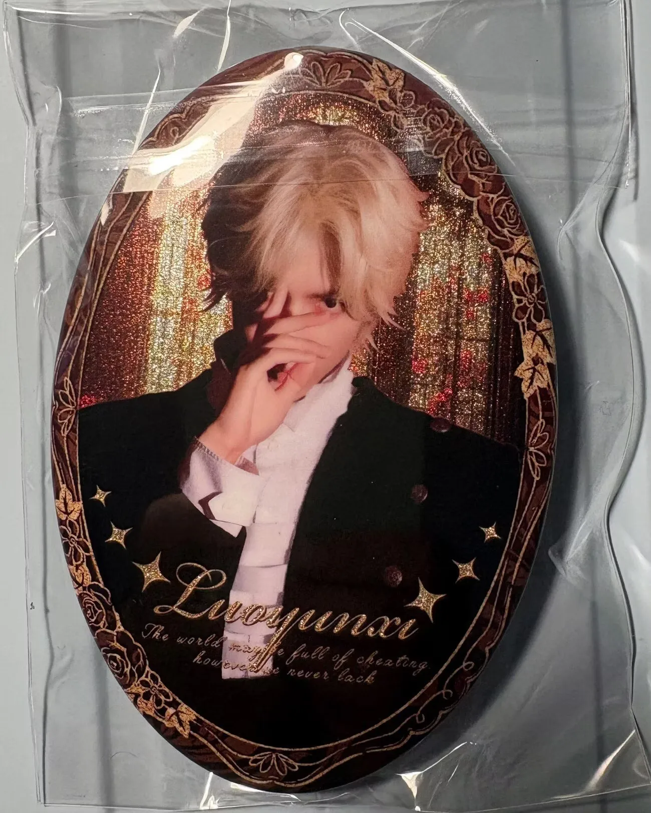 

Luo Yun Xi Xi Jie Infinite Theater Tour Concert Oval Reflective Double Flash Bar Tinplate Cosplay Badge Gu Zi