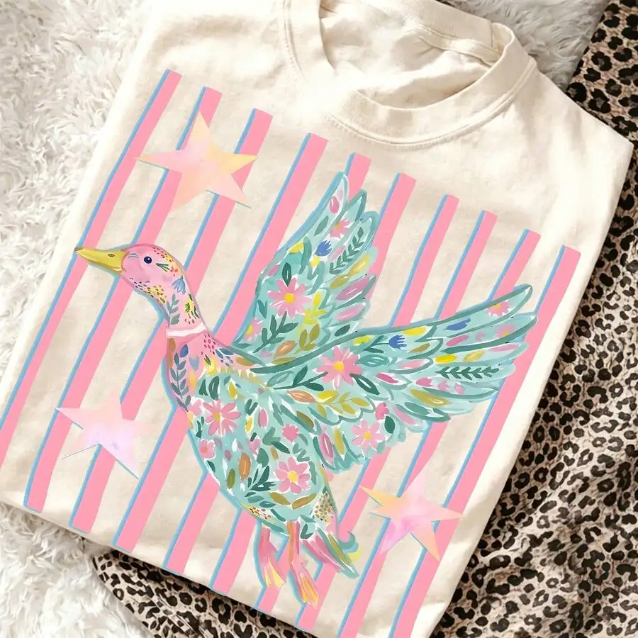 Women's Cottagecore Graphic Tee Floral Duck Flying Bird Print Short Sleeve Country Western Vintage Southern Aesthetic Cute Animal Flower Casual Top For Daily Wear Gift For Her
