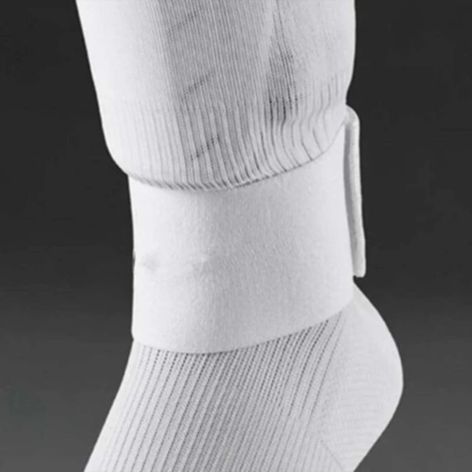 

1pcs Adjustable Shin Guard Fixed Bandage Tape Soccer Shin Pads Prevent Drop Off Elastic Sports Bandage Safety Legwarmers