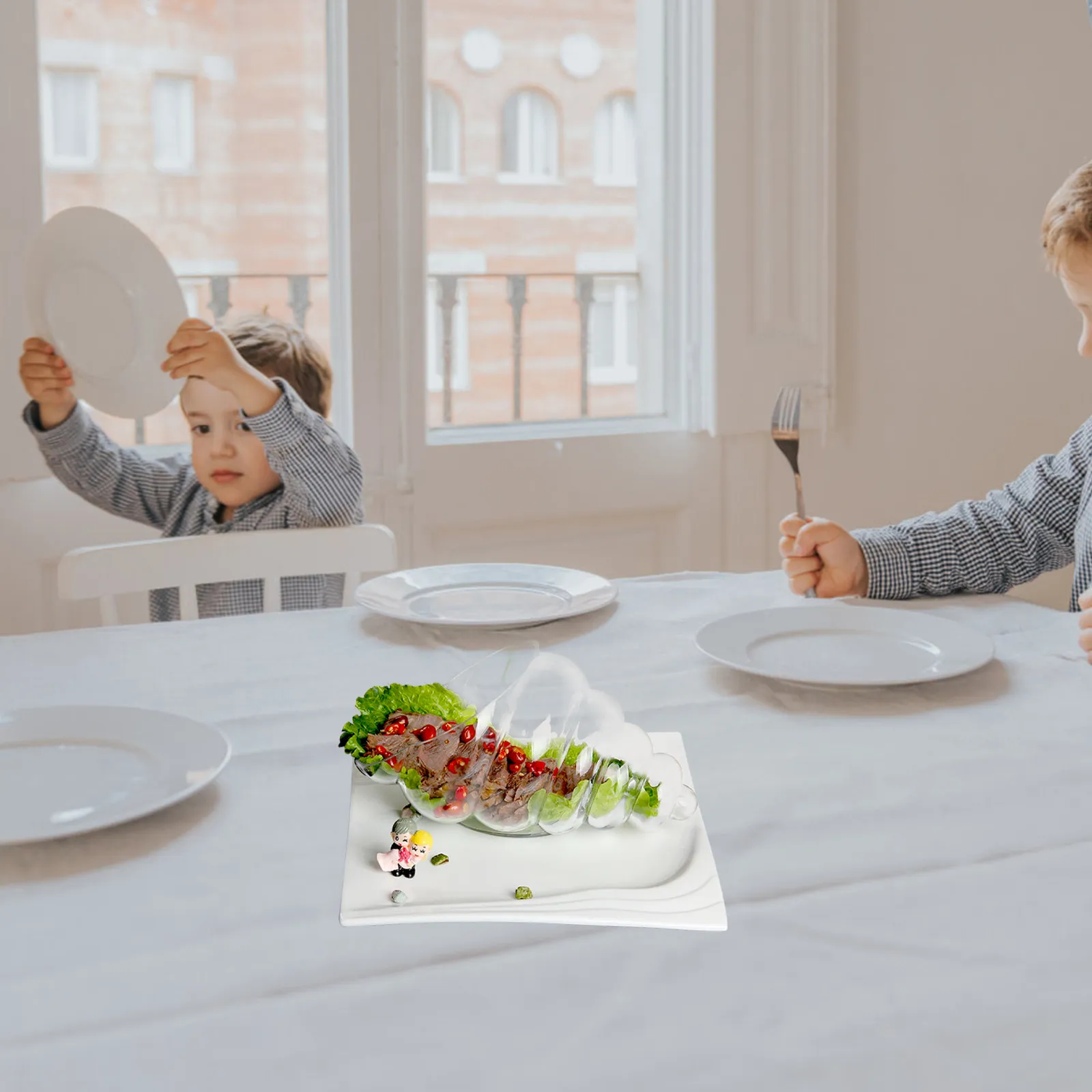 Elegant Snail Shape Glass Salad Bowl Transparent Food Holder Perfect for Formal Casual Use Safe Fruit Vegetable Storage