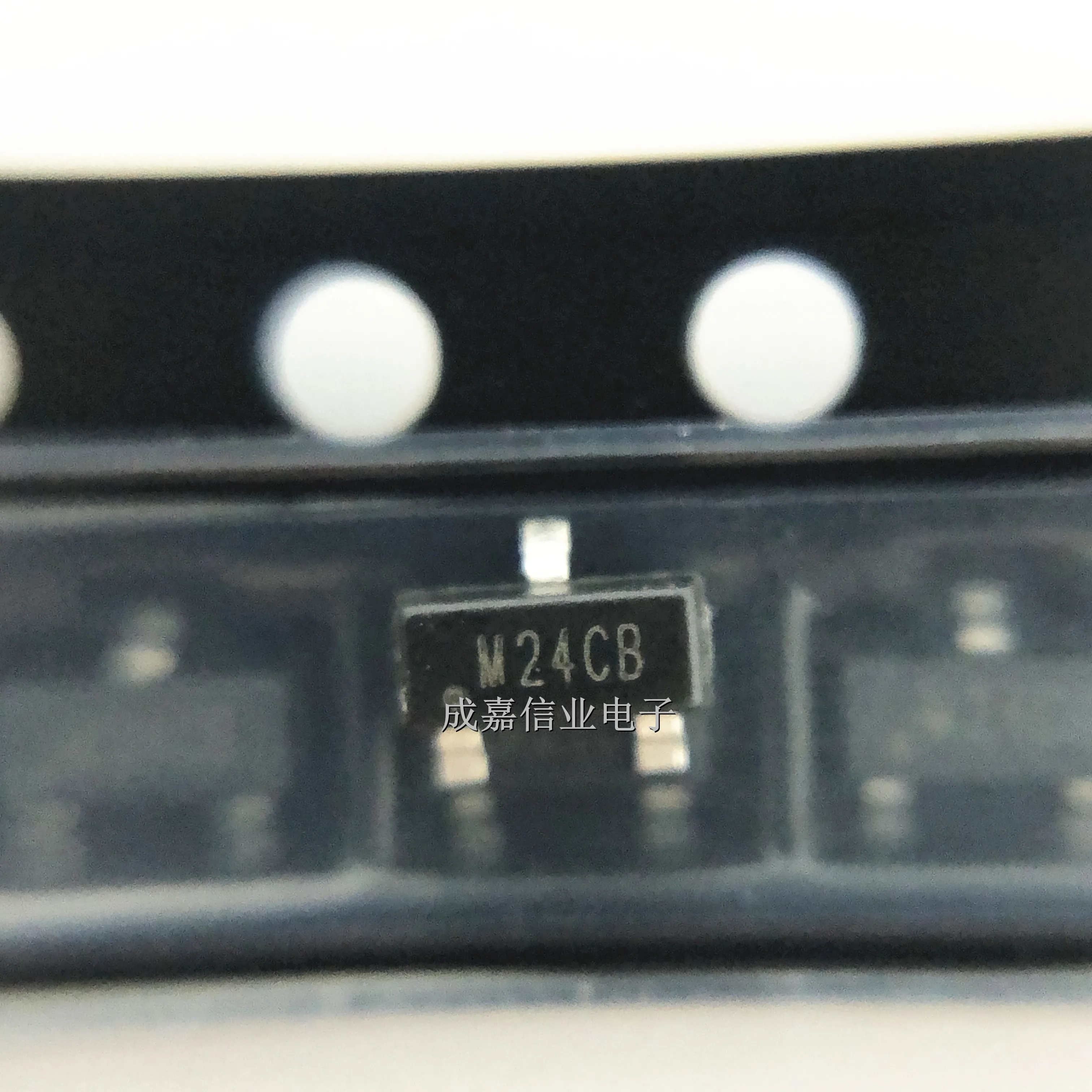 10pcs/Lot SM24CANB-02HTG SOT-23-3 MARKING;M24 ESD Protection Diodes / TVS Diodes 500W 24V Operating Temperature:- 40 C-+ 125 C