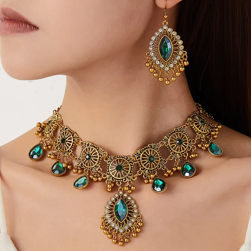 Retro Jewelry Set For Women Hollow Metal Frame Choker Necklace Earrings Sets Jewelry Water Drop Resin Stone Decoration Jewelry