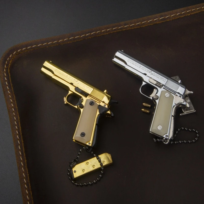 

1911 Full Metal Gun Model Keychain with Ox Bone Handle Detachable Desk Decoration Alloy Decompression Toy for Collectors