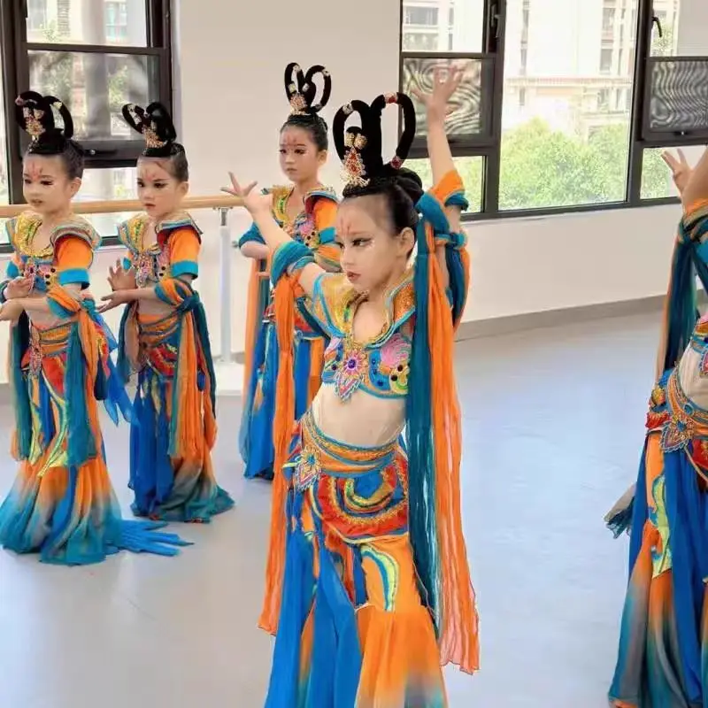 Stroje taneczne Apsarów Latających z Dunhuang, klasyczne i eleganckie stroje do tańca pipa dla dziewcząt, tysiącletnie spotkanie