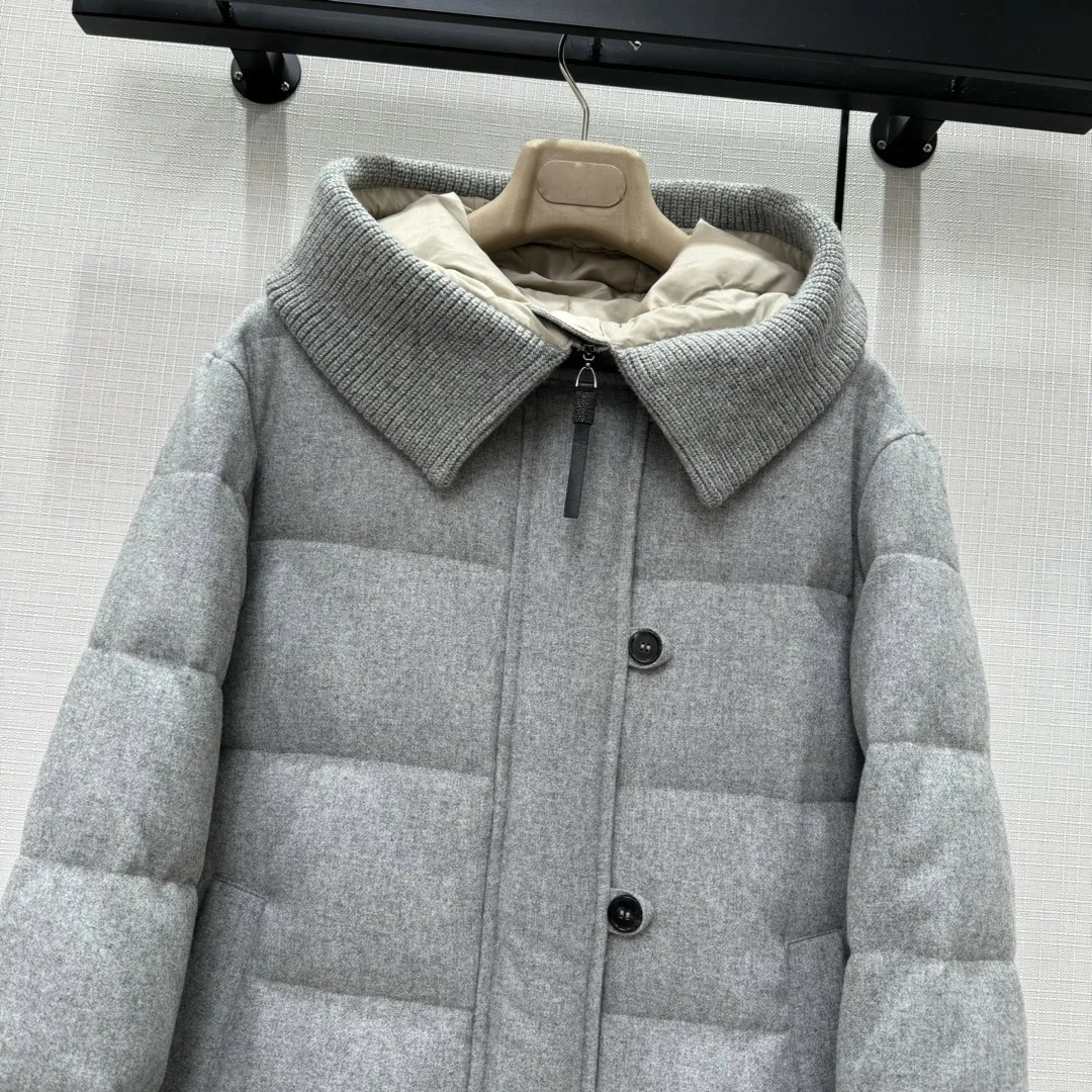 ملابس نسائية موضة 2025 سترة طويلة بسيطة مع ياقة مكدسة وتصميم أزرار خريف وشتاء جديد 1103