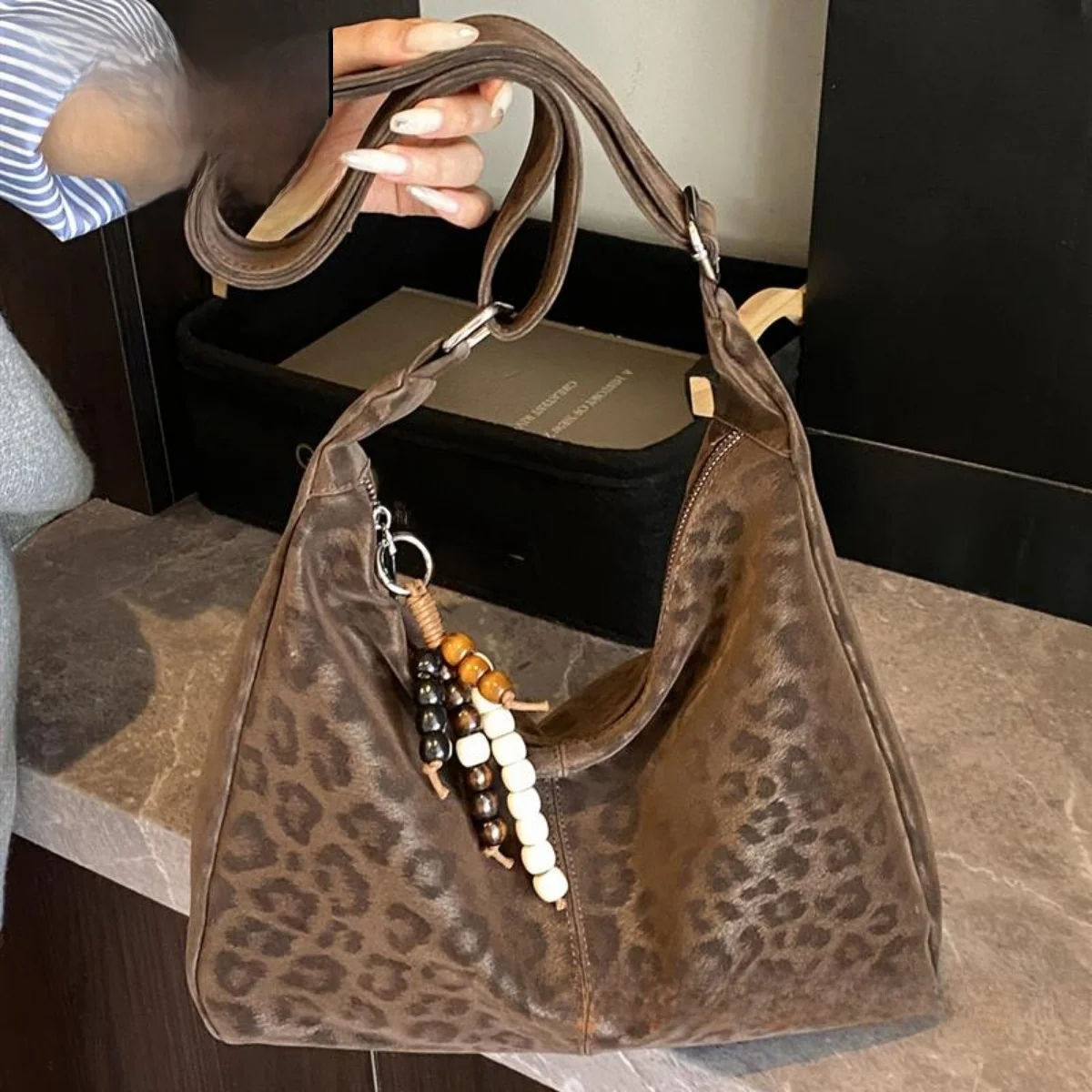 bolso-tote-grande-con-estampado-de-leopardo-para-mujer-otono-invierno-2026-nuevo-casual-para-el-trabajo-estampado-bando