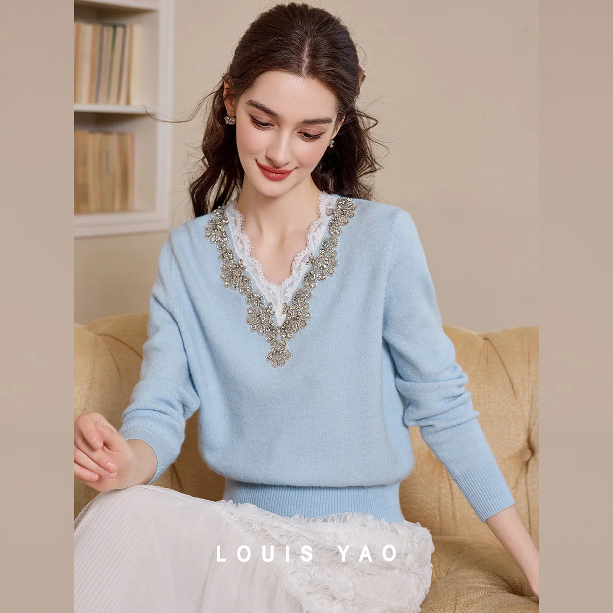 

LOUIS YAO New Lace-trimmed Beaded V-neck Sweaters 2025 Autumn/Winter Knitted Tops Delicate and Wearable Women's Knitwear
