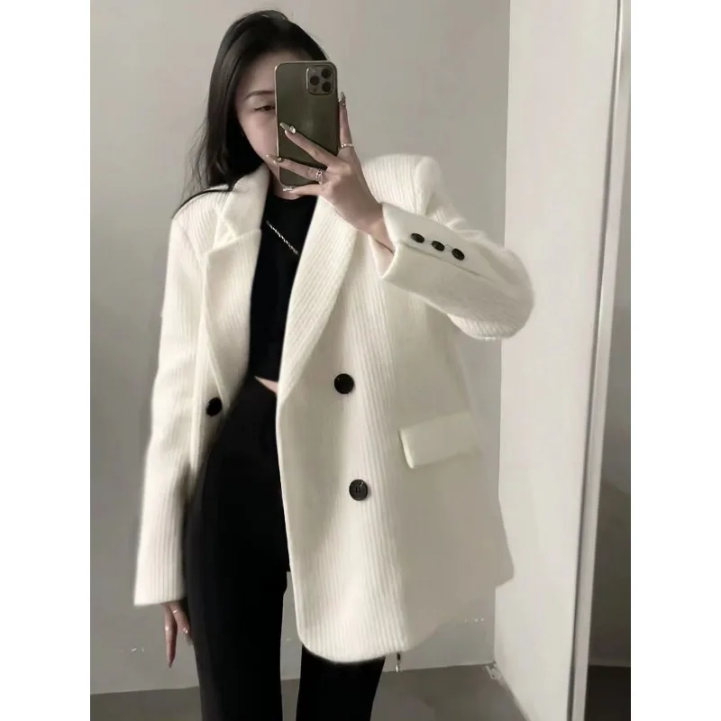 秋と冬の女性用白いスーツジャケット新しいミッドレングスカジュアルルーズ多用途カジュアルルーズトップ