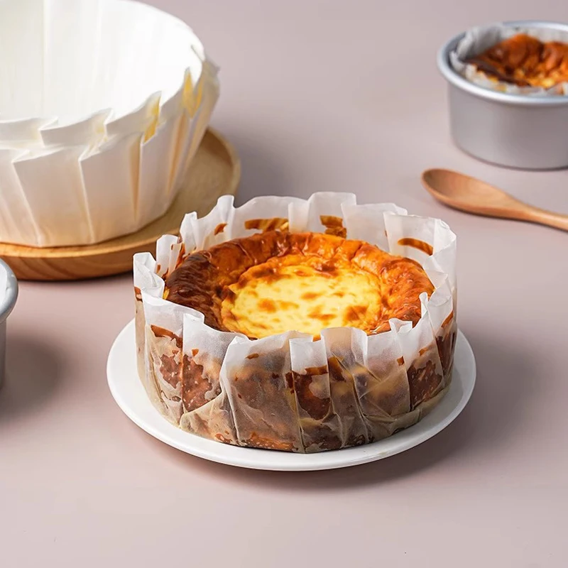 Hot 50Pcs Basque Cheesecake Oil Paper Tray Foldable Cake Mold Disposable Release Mousse Cake Paper Baking Oil Proof Edge Paper.