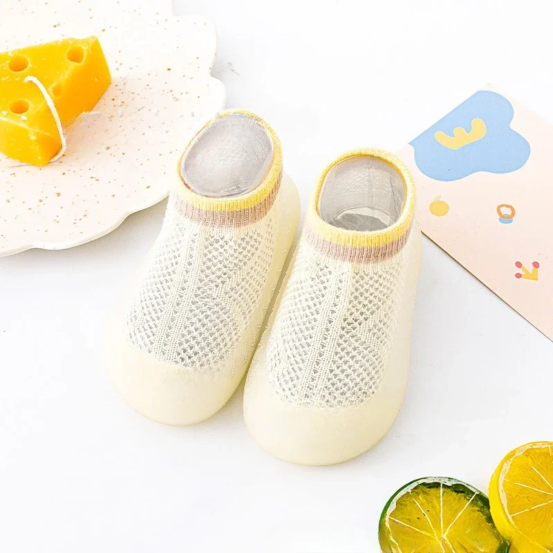 Обувь для малышей на весну и лето, нескользящая детская сетчатая дышащая обувь для дома с мягкой подошвой, детские носки, обувь