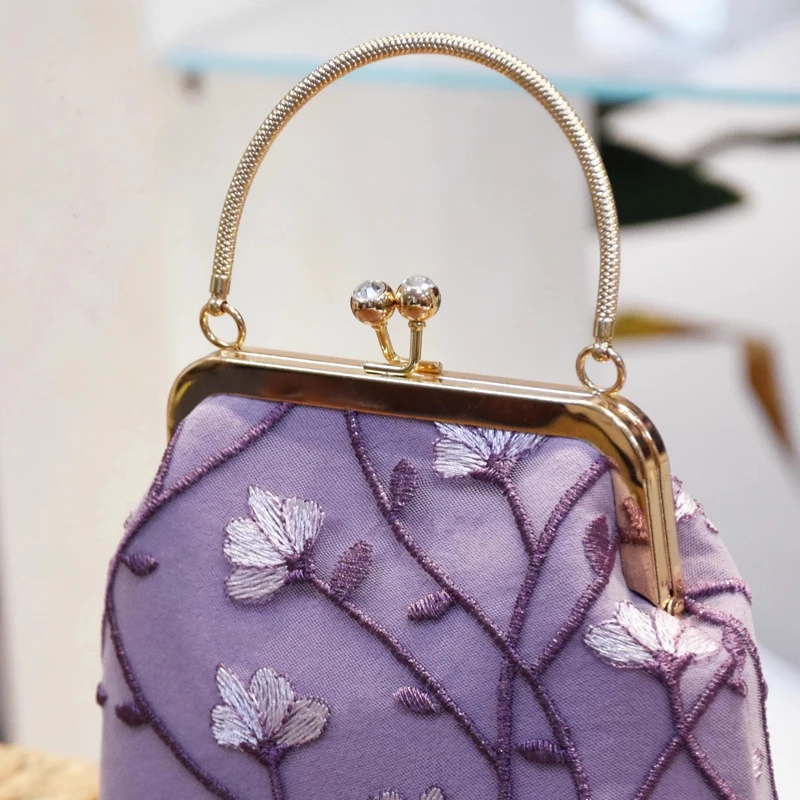 Vintage Fashion Embroidery Flower Bag Embroidered Handmade Clutch Bags Phone Shell Bag Top Handle Chain Strap Sling bag