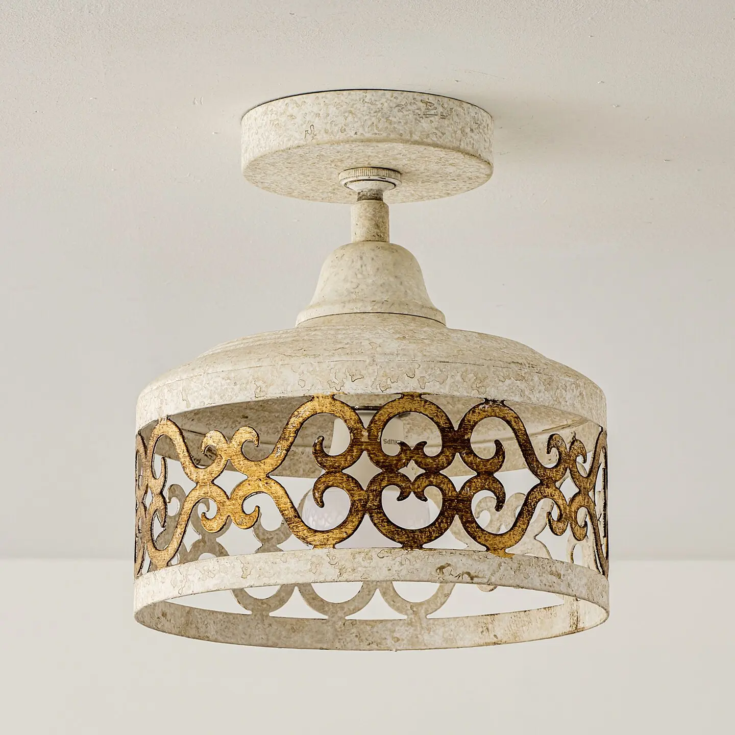 French Retro Single-headed Small Chandelier Creative Art Bar Table Island Table Lamp Homestay Clothing Store Lamps
