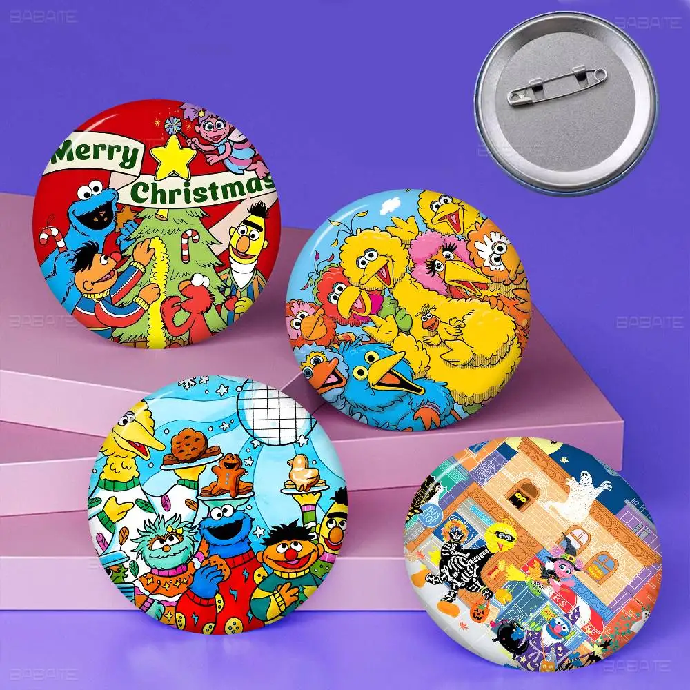 Anime Cartoon S-Sesame S-Streets Creative Pins Funny Faces Round Snap-in Brooch Badge Backpack Hat Accessories Jewelry Gifts