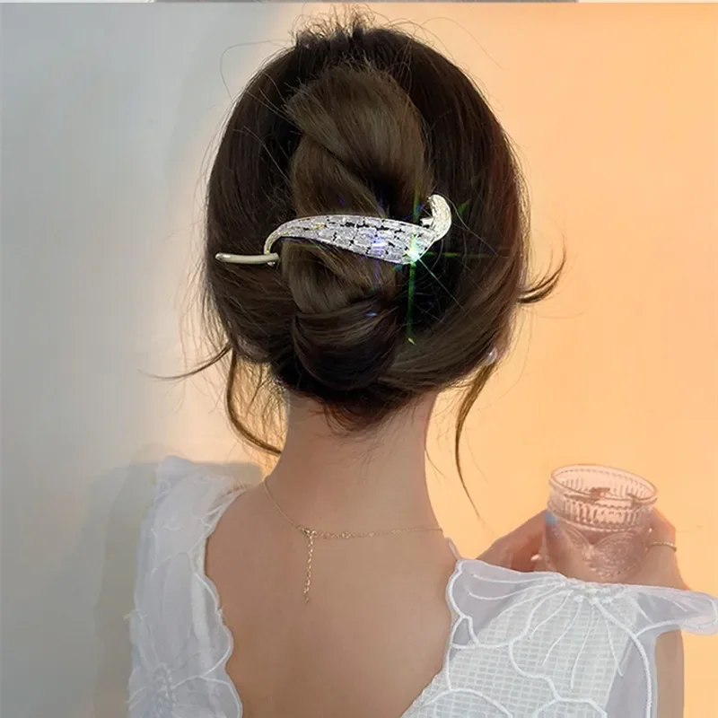 1 piece Full Diamond Starfish Light Luxury Twist clip Back Head Disc Hair Clip Premium Touch Frog Button clip clip for everyday