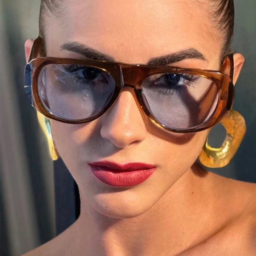 Retro Large Sunglasses for Women Fashionable Wide Legs New Large Frame Sunglasses Gradient Color Personalized Glasses Goggles