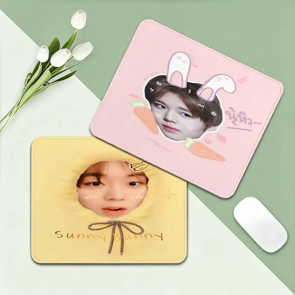 Korean Idol P-Park Ji-Hoon Rubber Small Desktop Desk Mat Kawaii Gaming Accessories Students Writing Pad for PC Mouse Carpet
