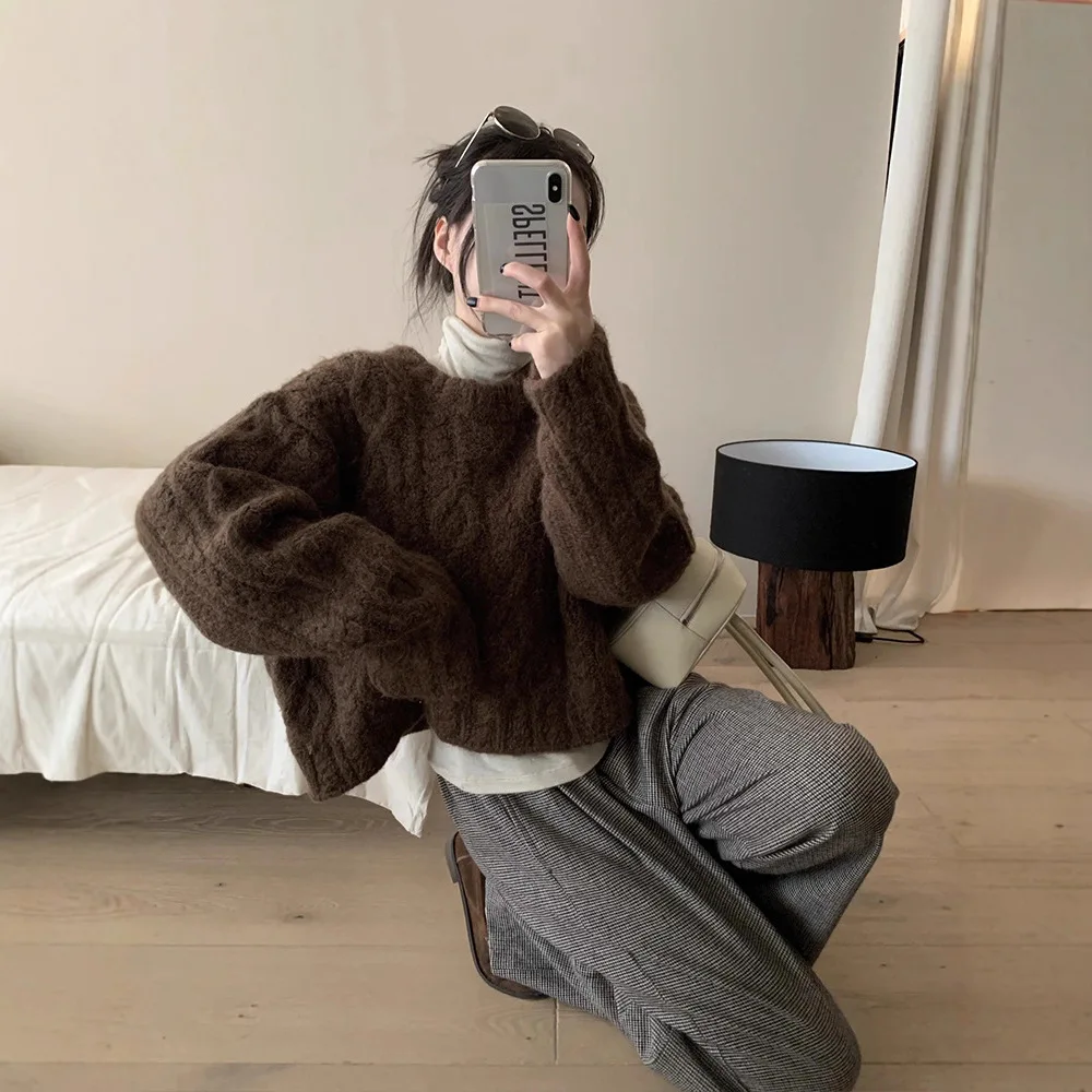Vintage Thick Line Lazy Style Round Neck Sweater For Women, Autumn And Winter Thickened High-End Twist Loose Knitted Short Top