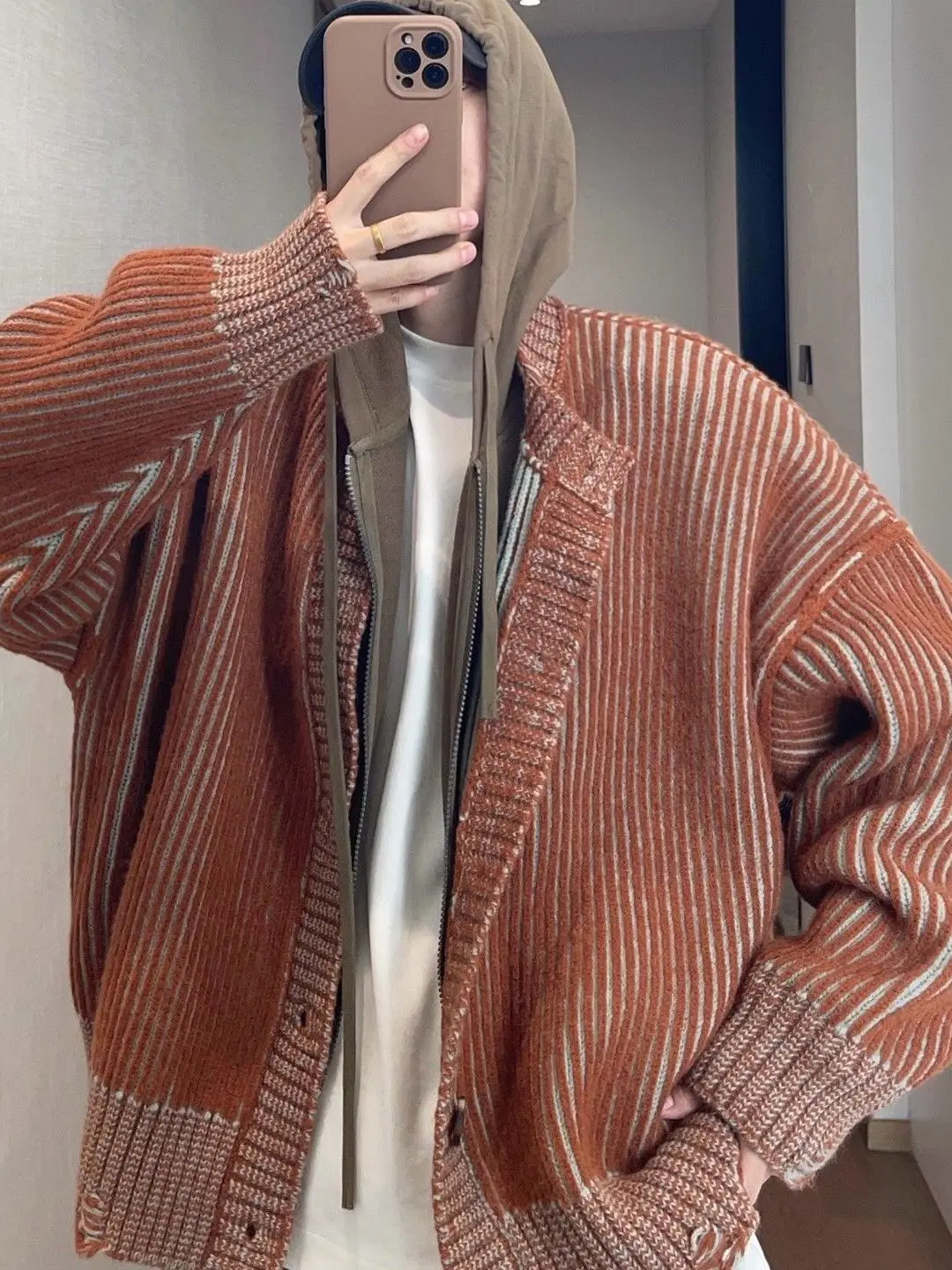 

Мужской вязаный кардиган в стиле ретро с круглым вырезом, свободный повседневный свитер-жакет в оранжевую полоску, универсальный, для осени и зимы