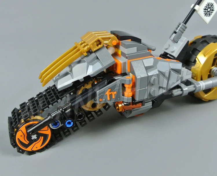 230 elementów Zestaw klocków konstrukcyjnych Cole's Armored Dirt Bike Destroyer's Scimitar 11327 Kompatybilny z modelem