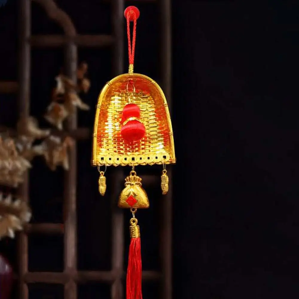 مكنسة بلاستيكية ذهبية معلقة على شكل ثعبان مزخرف، زينة معلقة محظوظة مع شرابة، قلادة السنة الصينية الجديدة اللطيفة