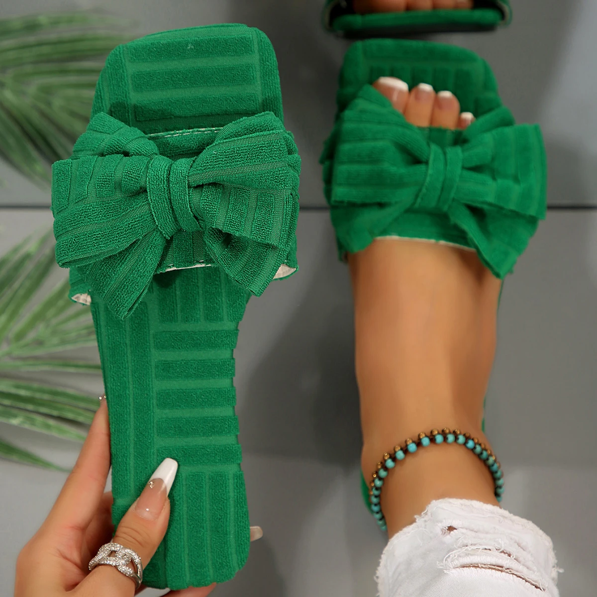 2025 Summer Women Slippers Bow Tie Outdoor Square Toe Classics Flat with Hot Sale Sandals Casual Plus Size Daily Slippers