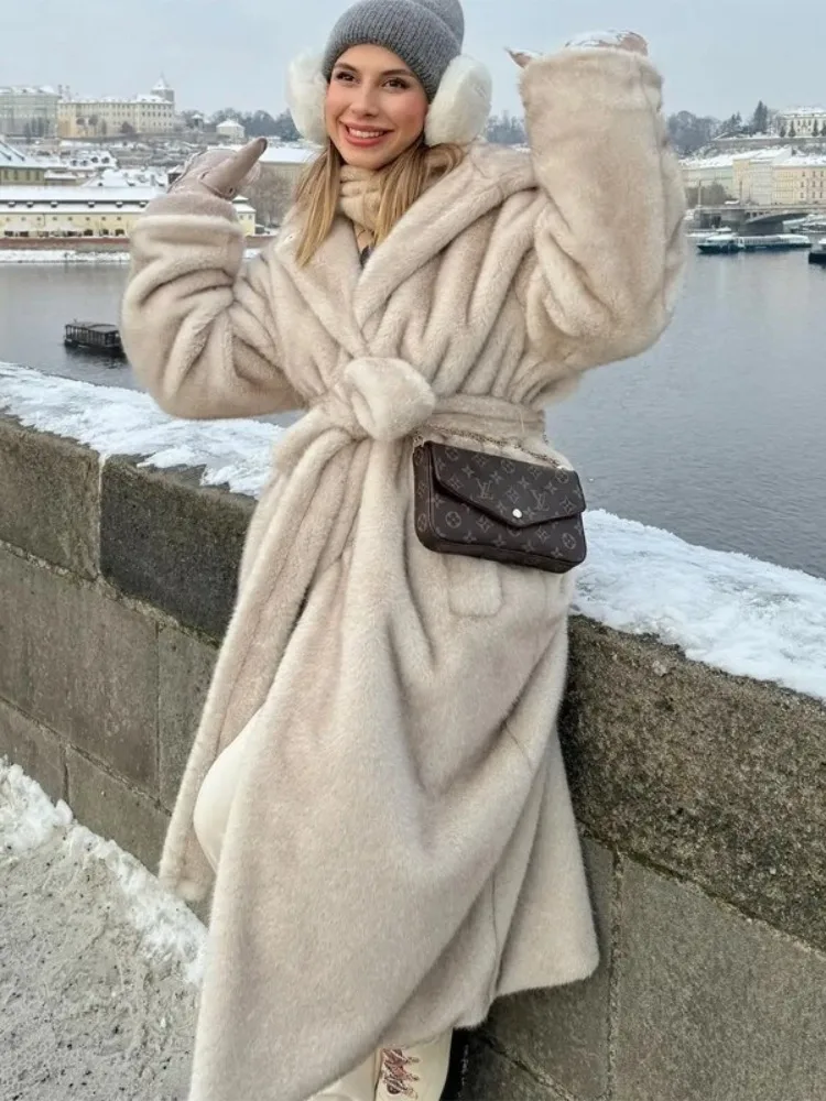 LIinar 2026 Winter New Thickened Fall Winter Fur Coat Fluffy Faux Fox Fur Coat for Women Loose-Fit High-Street Style Coat