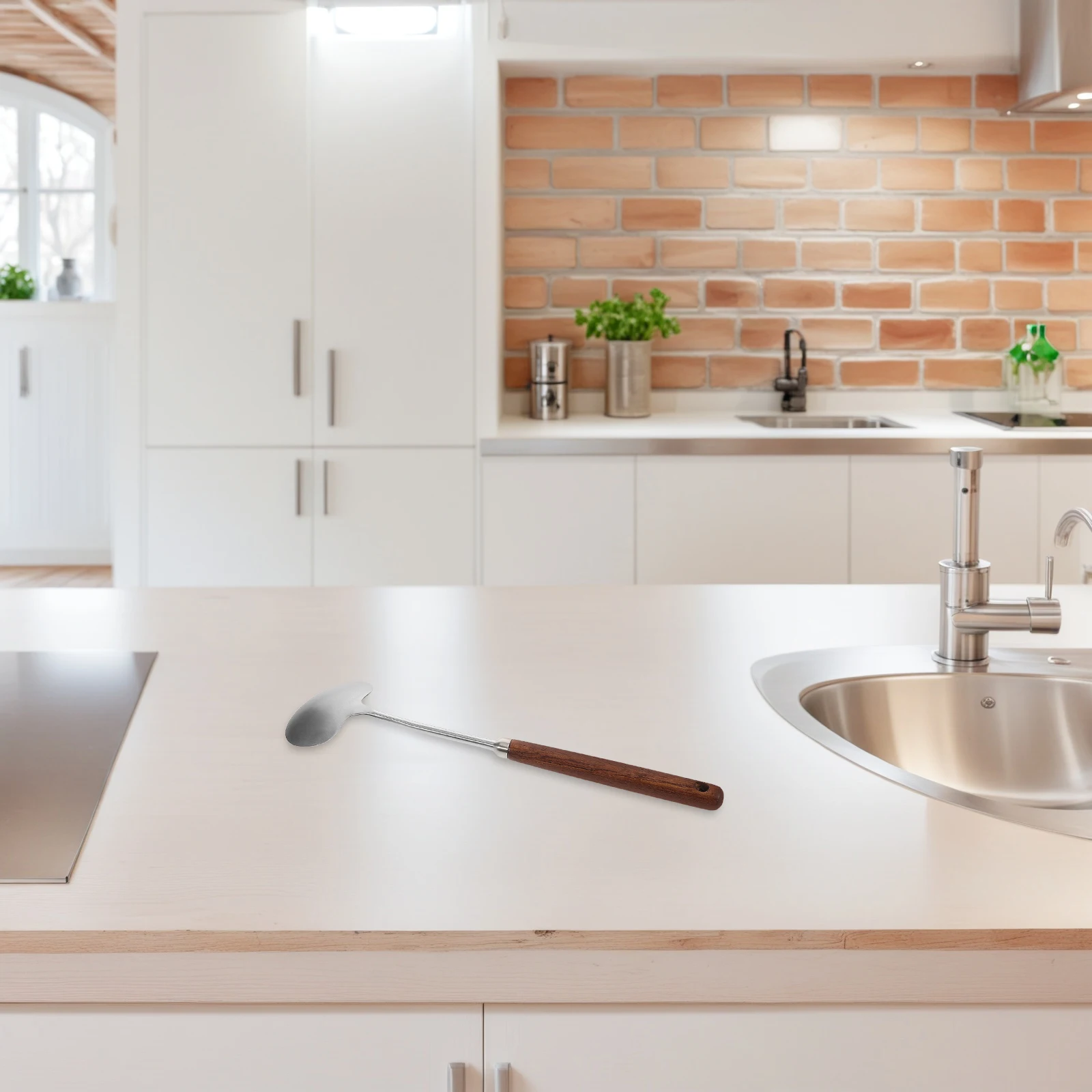 

Wooden Handle Stainless Steel Spatula Curved Head for Precise Control Home Cooking Frying Stirring Portable Kitchen